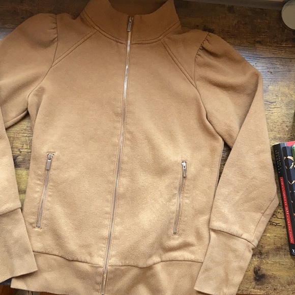Light-weight, Camel Jacket with fleece lining! - Picture 2 of 2